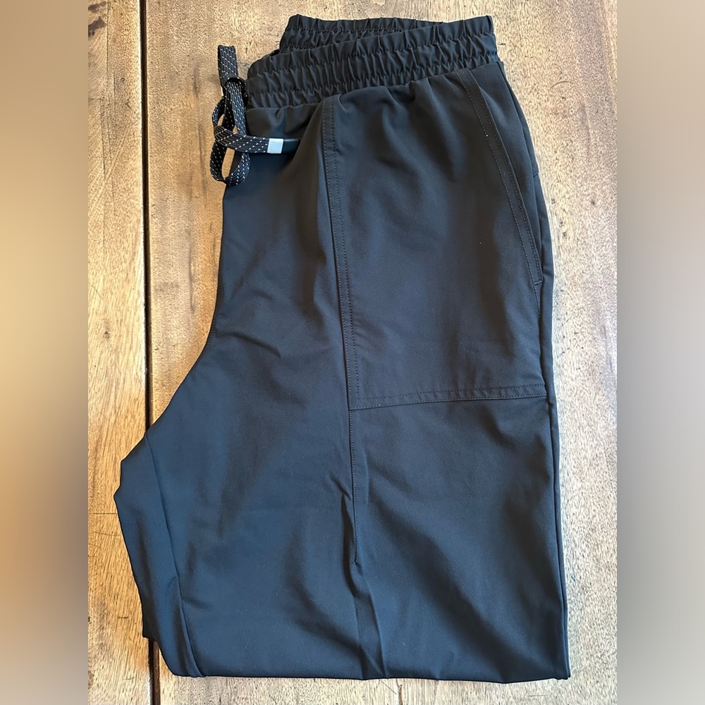EUC Women’s Fabletic Joggers Black Size M.